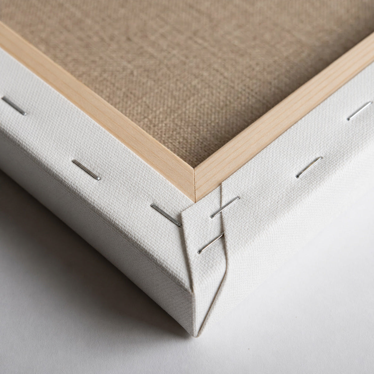 Close-up of the back corner of the PROFI ARTMiE canvas