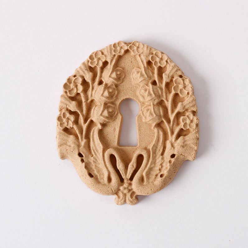 Pentart Elastic Wood Keyhole 4.5 x 5 cm