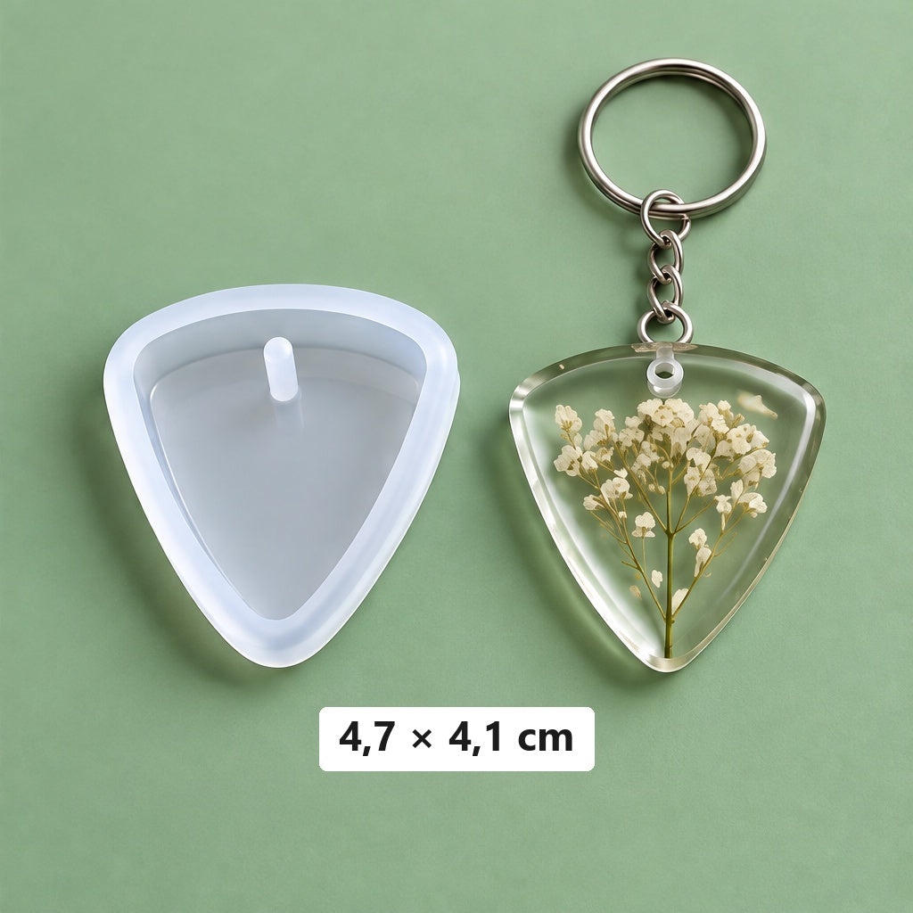 Rounded Triangle 4.7 × 4.1 cm + 3 Keychain Rings